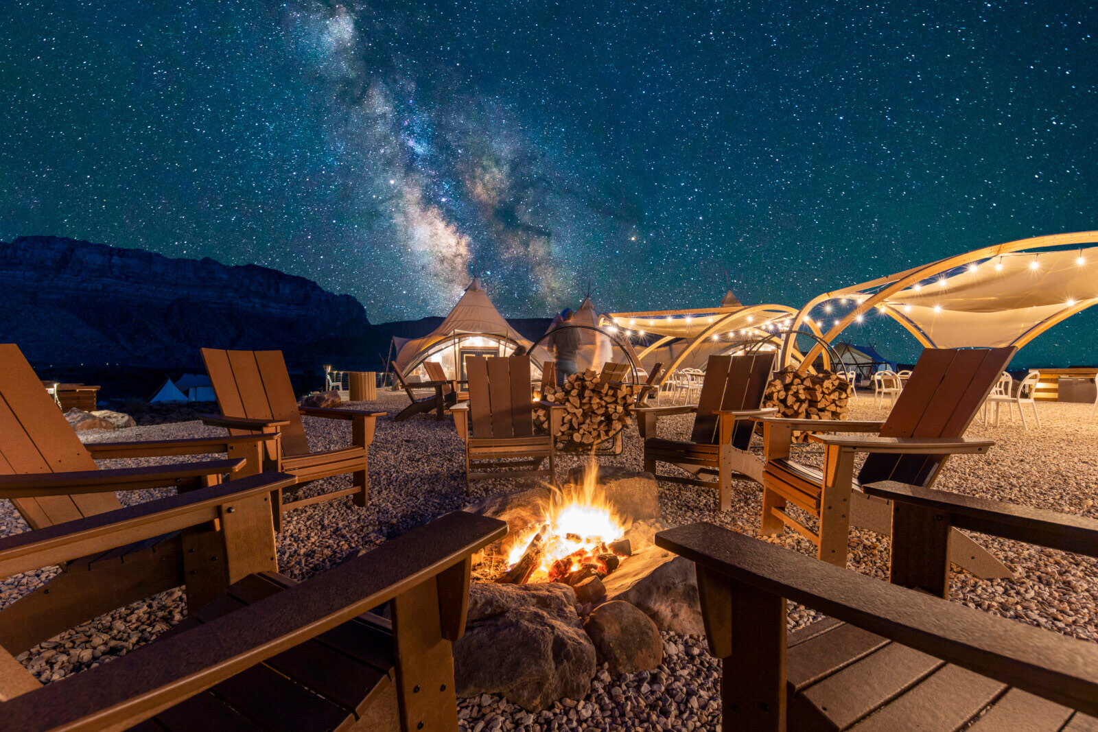 Glamping · fogo, estrelas, tendas